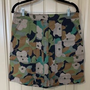 CAbi Camouflage Floral Mini Skirt Playbook Zip Line Skirt size 6 NEW!!